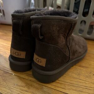 UGG Classic Minis